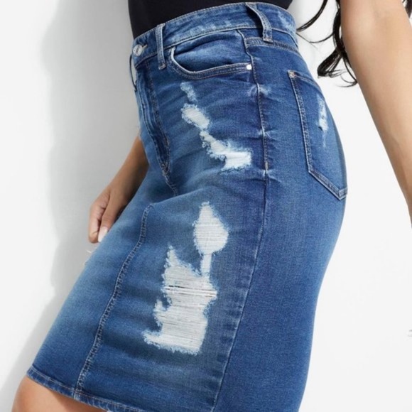 BRAND NEW GUESS Destroyed Denim Pencil Skirt - Picture 3 of 4